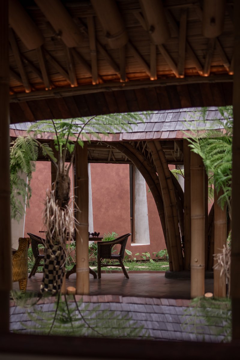 Restaurante Juna Ubud / Pablo Luna Studio - Fotografia de Interiores, Madeira, Pilar, Viga