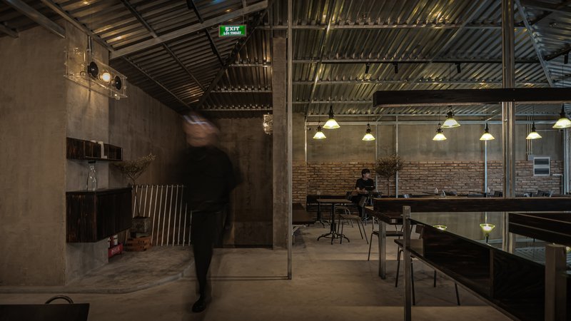 Café An Miên Lumière / xưởng xép - Fotografia de Interiores, Iluminação, Viga, Cadeira