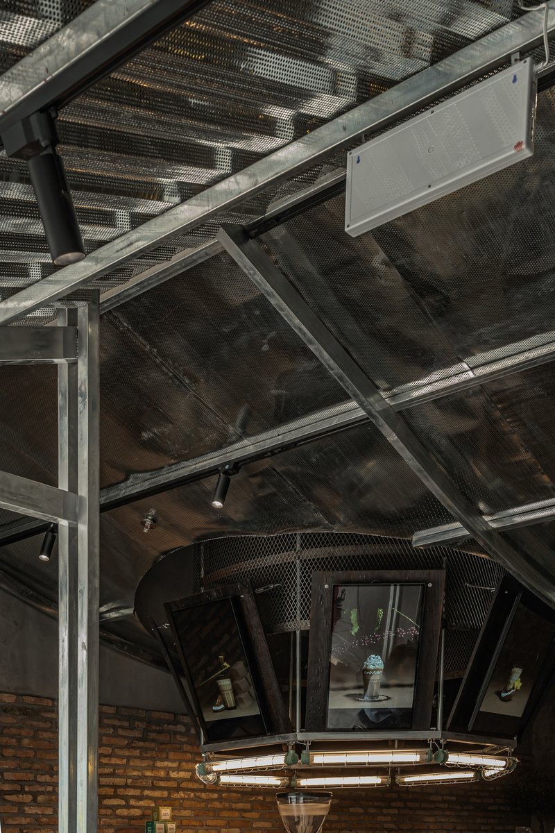 Café An Miên Lumière / xưởng xép - Imagem 18 de 30