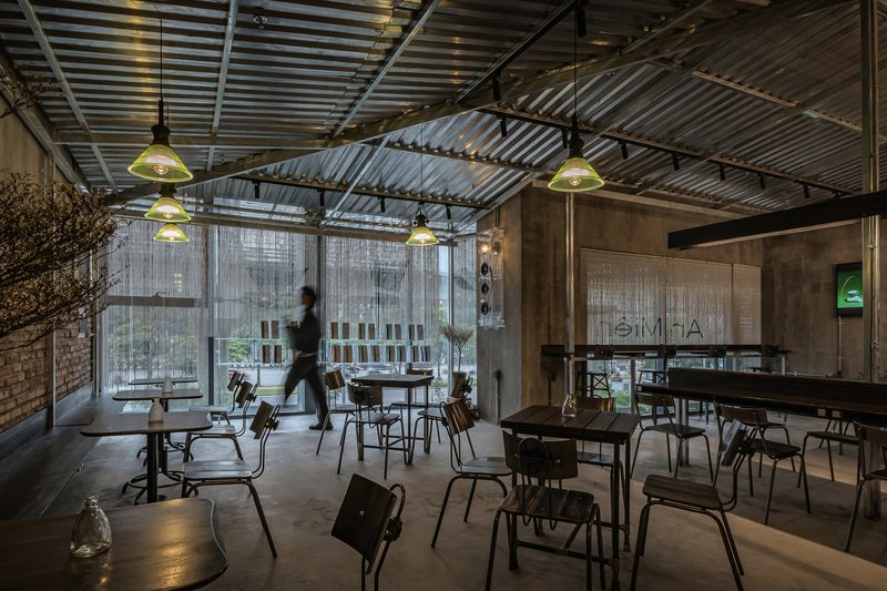 Café An Miên Lumière / xưởng xép - Fotografia de Interiores, Sala de Jantar, Iluminação, Cadeira, Mesa, Vidro