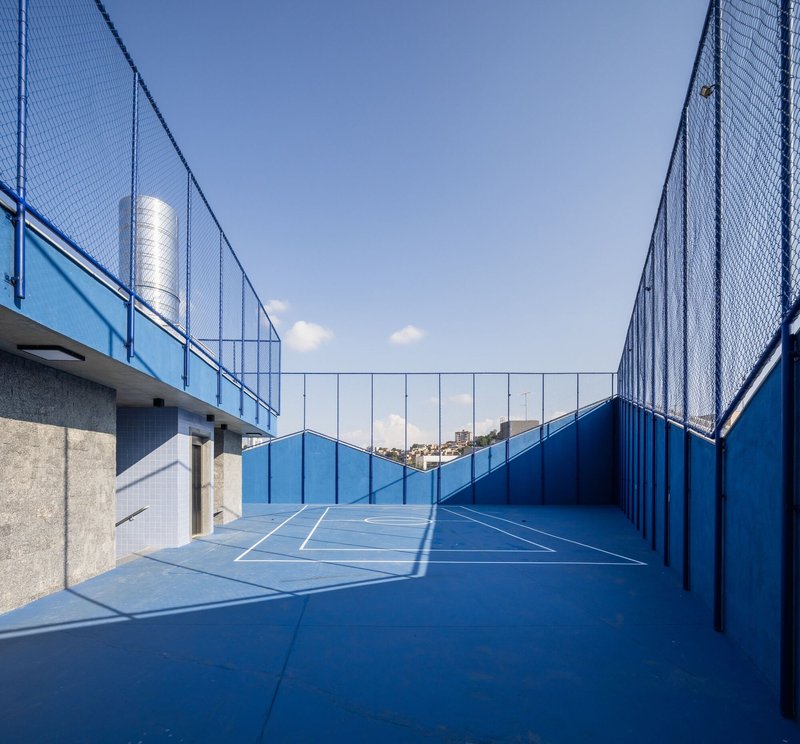 Colégio Alumnus / BIRI + Estúdio Pedro Haruf + MOBIO Arquitetura - Imagem 12 de 47