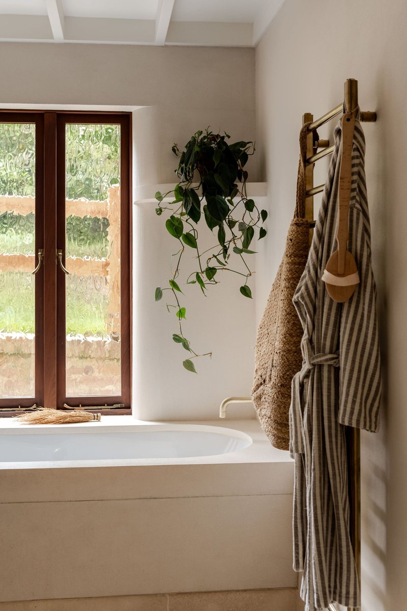 Clay Rise Home / Templeton Ford - Interior Photography, Bathroom, Bathtub
